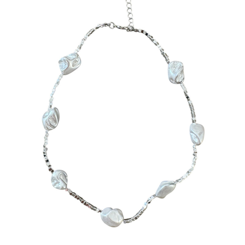 000 (Short) Shell Pearl Necklace with Silver Beading