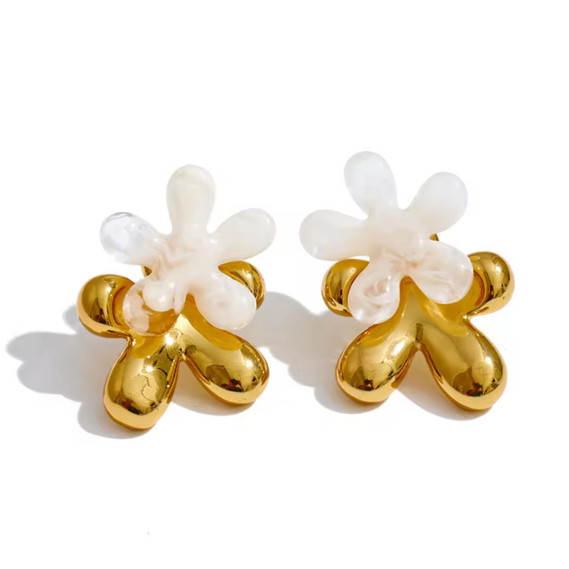 Bambi Flower Blob Earrings, White *EARLY-OCT*
